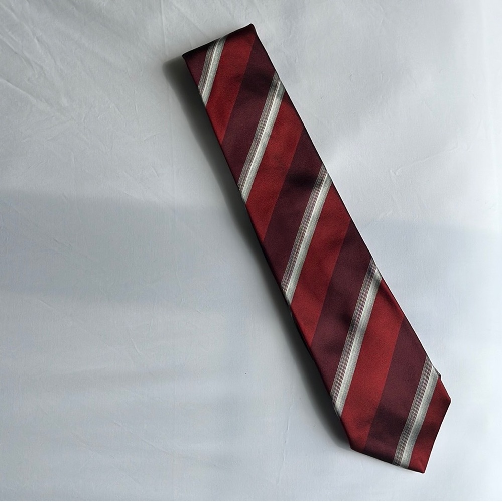 BOSS by Hugo Boss vintage narrow 90s 100% silk necktie